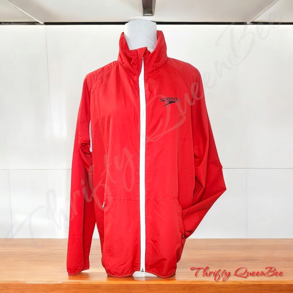 Speedo Red Ski Jacket with High Collar and Lightweight Design
